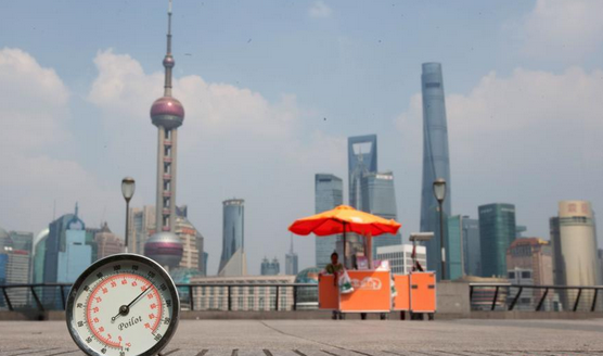 В Шанхае десять дней подряд стоит жара 