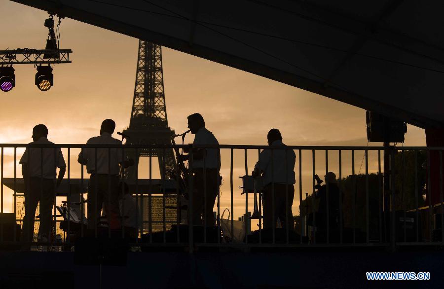 （国际&middot;编辑连线）（3）夏天，多么不舍说再见