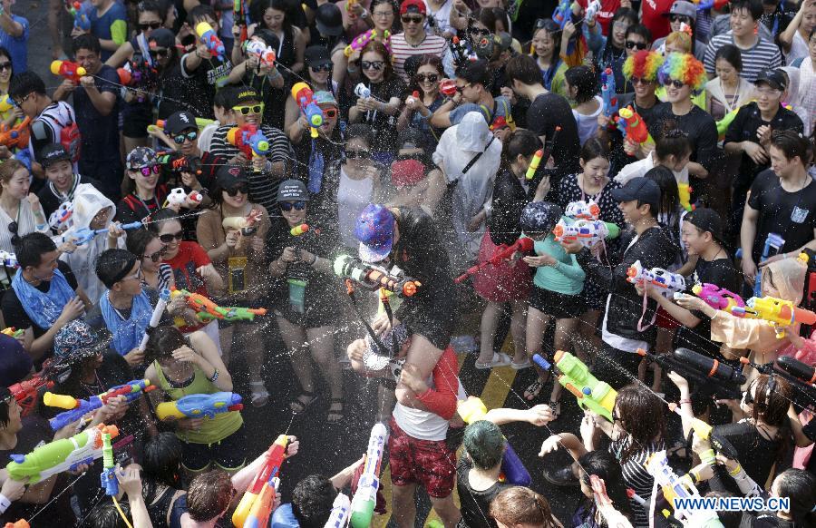 （国际&middot;编辑连线）（7）夏天，多么不舍说再见