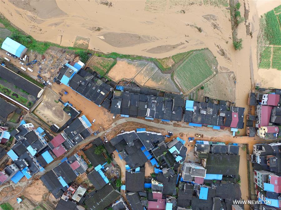 3 человека погибли в результате паводка в районе Цзяньян провинции Фуцзянь