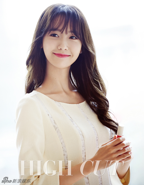 Изящная южнокорейская певица и актриса Юна (Yoona)