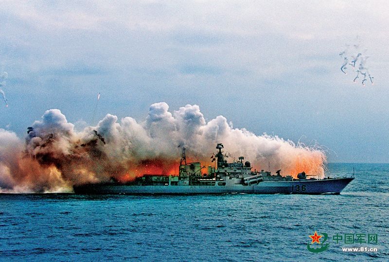 Потрясающе! Китайские корабли ВМС в объективах фотографов
