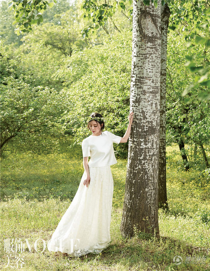 Кинозвезда Чжан Цзынчу в свадебных снимках