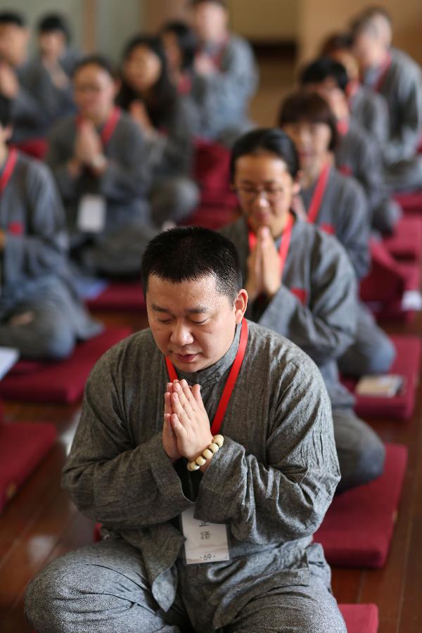 （社会）（2）上海：108位学员体验佛门僧人生活
