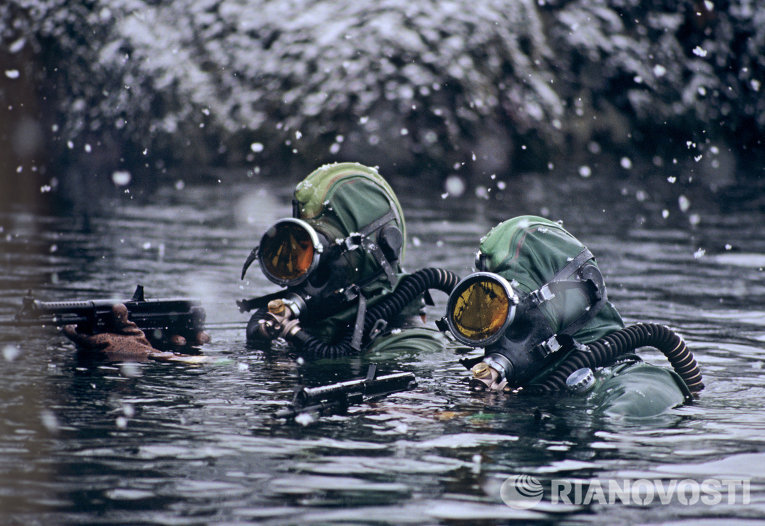 Бойцы отряда подводно-диверсионных сил и средств