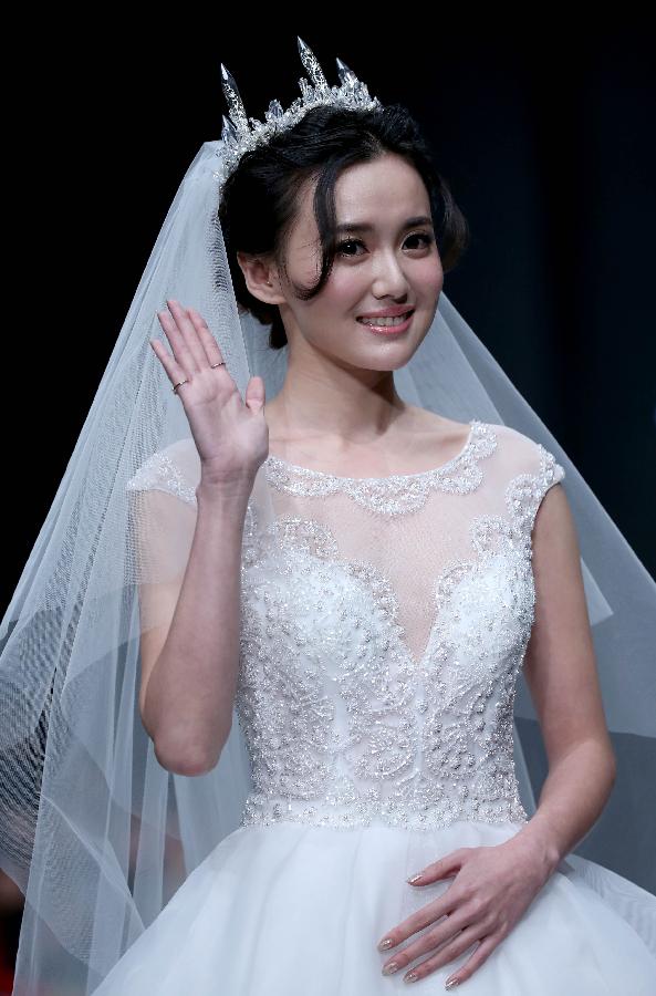 （晚报）（1）“魏新坤婚纱礼服发布会”在北京举行