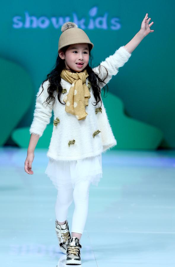 （文化）（4）“陈娟红童装发布会”在京举行