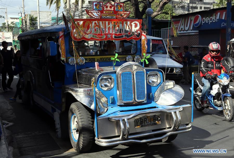 （国际）（1）马尼拉街头的特色交通工具——老爷车“吉普尼”