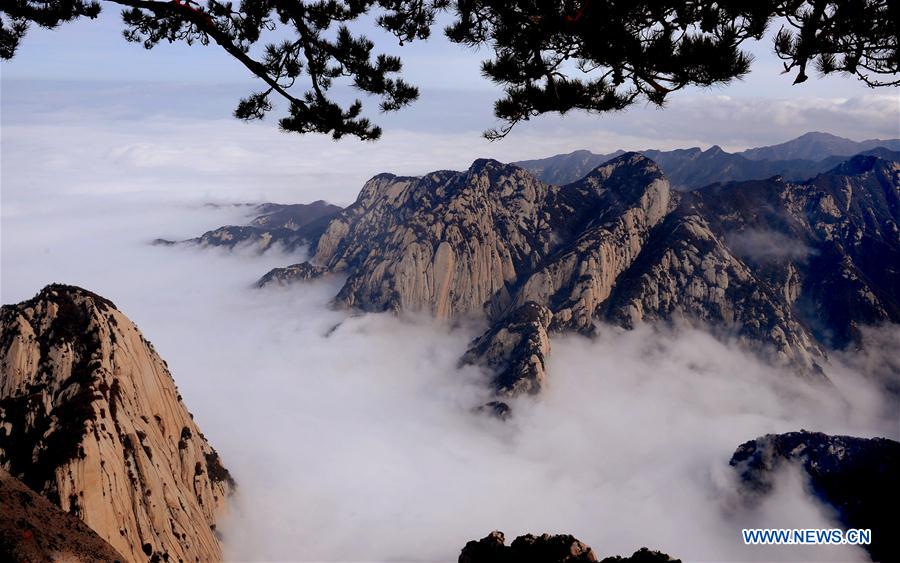 （美丽中国）（3）冬日华山：云雾飘渺险峰秀