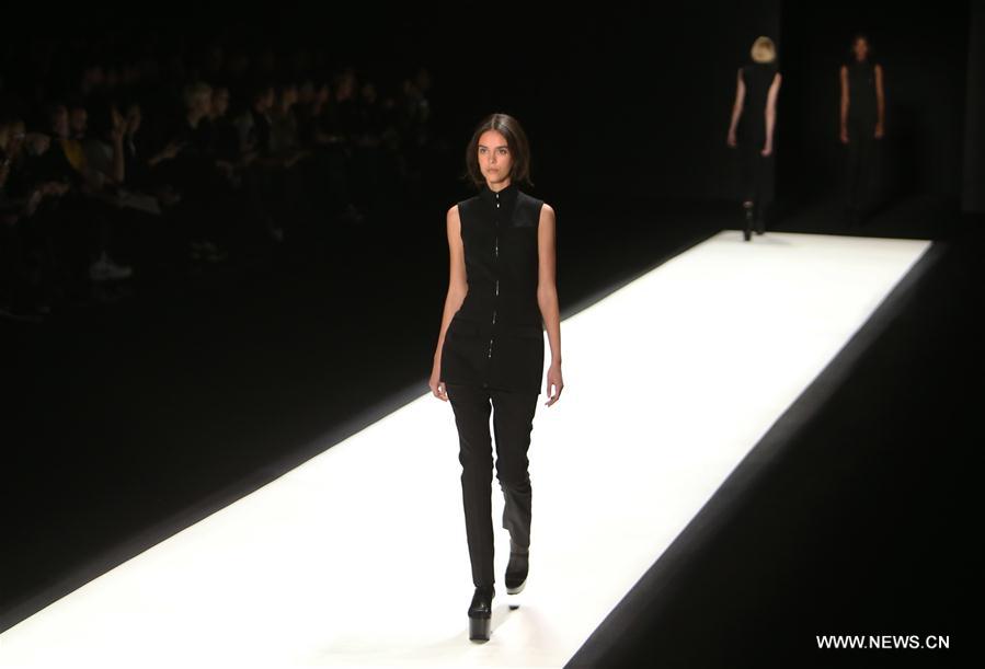 U.S.-NEW YORK-FASHION WEEK-VERA WANG