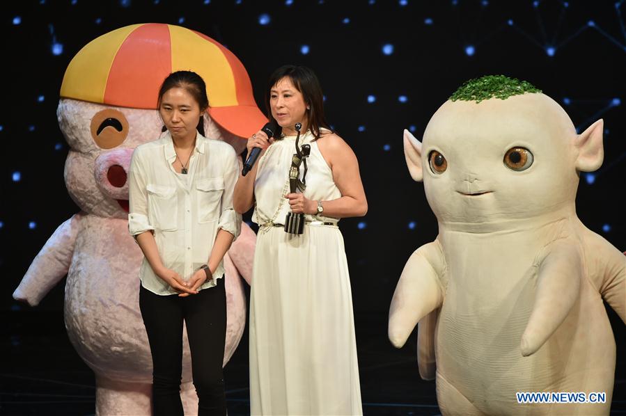（XHDW）（15）第35届香港电影金像奖颁奖典礼举行