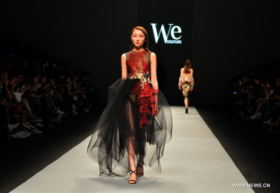 #CHINA-SHANGHAI-FASHION WEEK (CN)