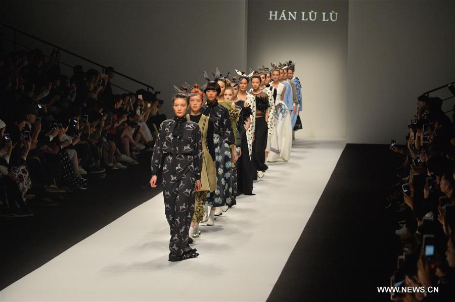 #CHINA-SHANGHAI-FASHION WEEK (CN)