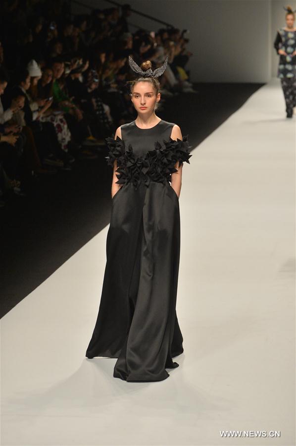 #CHINA-SHANGHAI-FASHION WEEK (CN)