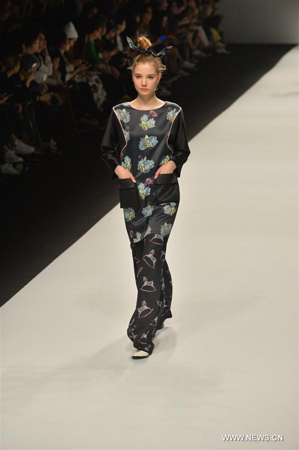 #CHINA-SHANGHAI-FASHION WEEK (CN)