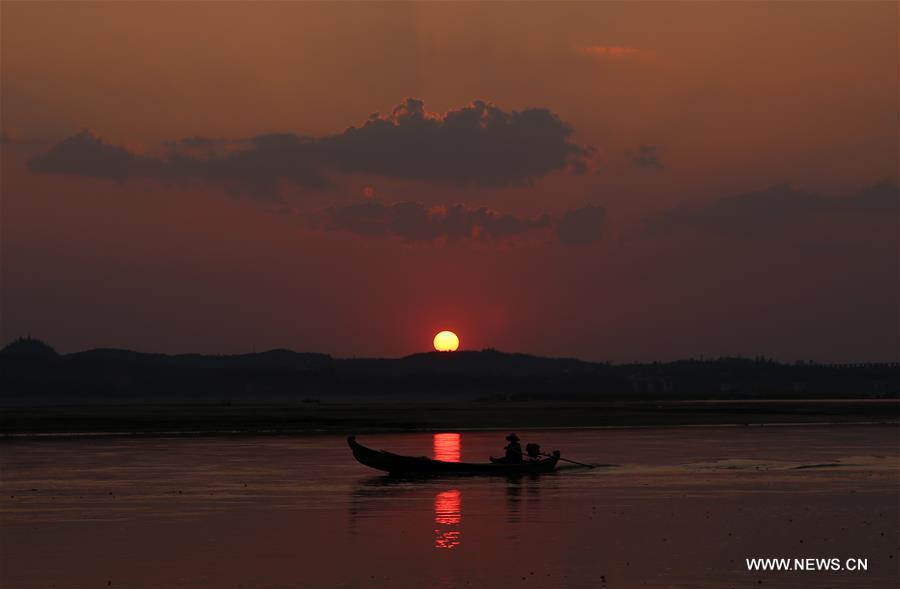 MYANMAR-MAGWAY-IRRAWADDY RIVER-DAILY LIFE