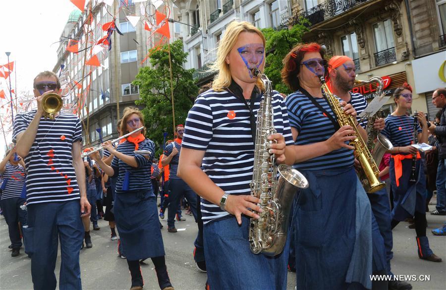 Костюмированный парад Циннеке в Брюсселе