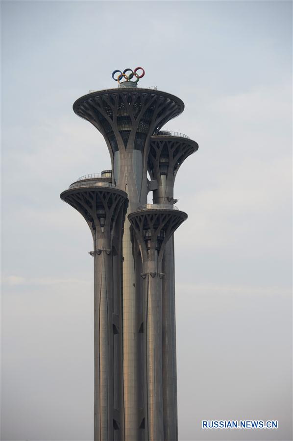 На Олимпийской башне в Пекине установлены олимпийские кольца