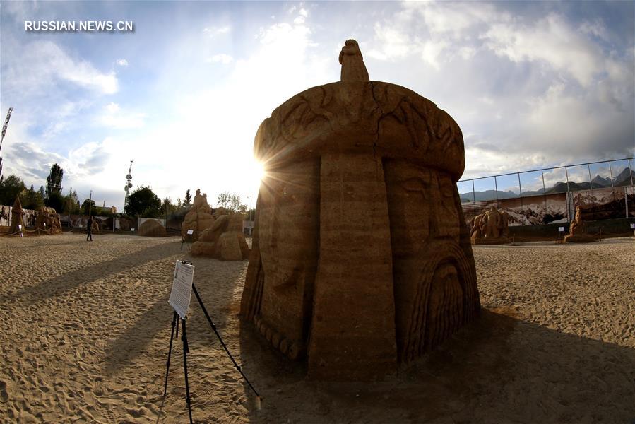 Фестиваль песчаной скульптуры "Волшебный песок Иссык-Куля -- 2016" в Кыргызстане