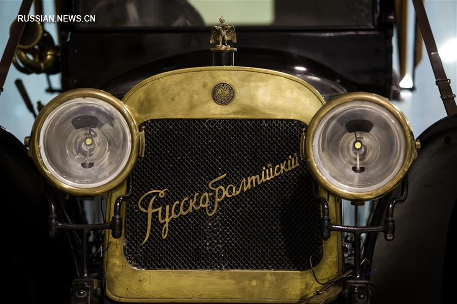 Уникальный автомобиль в экспозиции Политехнического музея в Москве