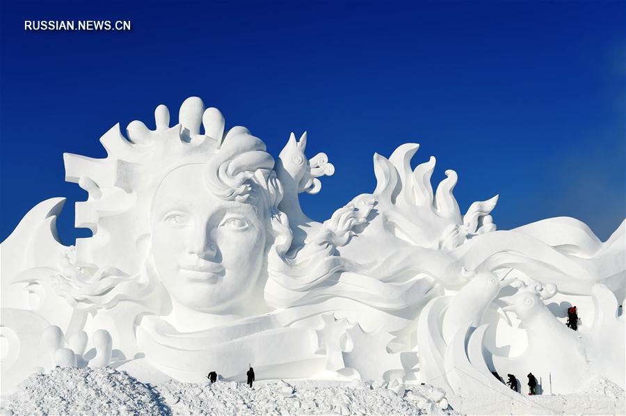В Харбине создали грандиозную снежную скульптуру