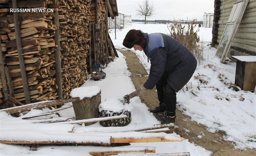 Зимняя жизнь в белорусской деревне