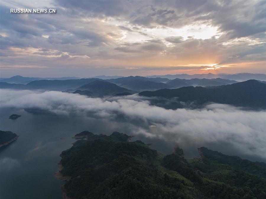 Горные туманы в провинции Аньхой