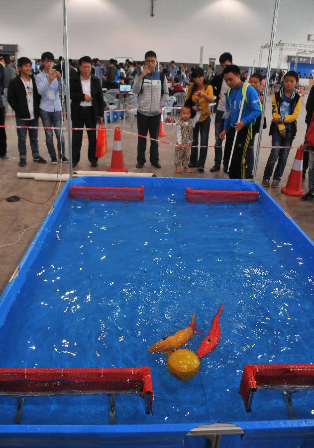 （新华网）（1）2015中国机器人大赛总决赛在贵阳举行