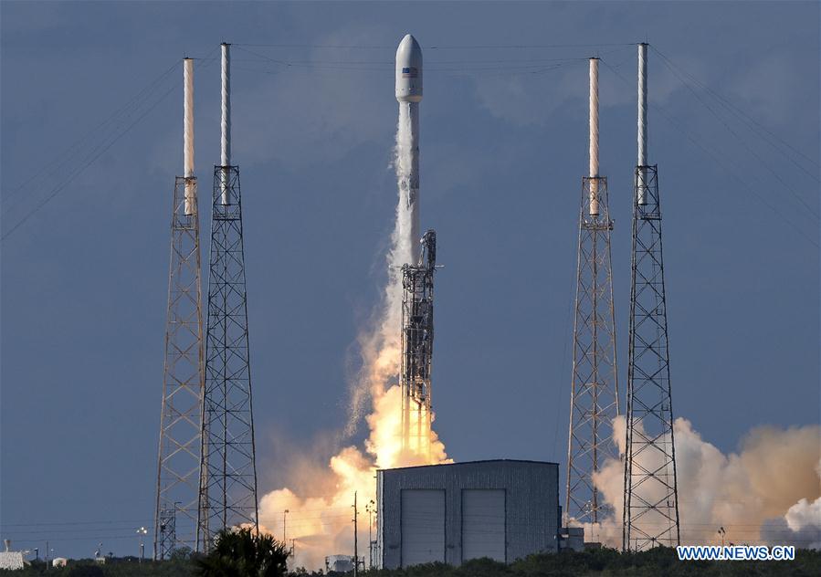 Компания SpaceX успешно посадила нижнюю ступень ракеты Falcon 9 на платформу в океане