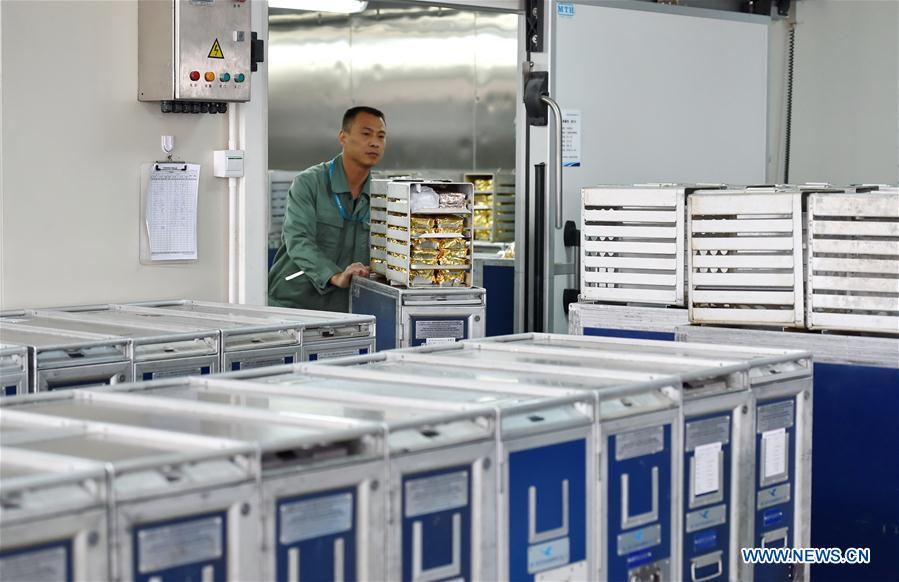 （晚报）（4）航空美食出炉记