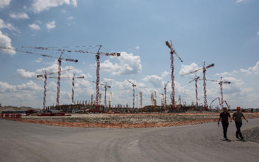 （体育）（2）足球&mdash;&mdash;俄罗斯世界杯：探访罗斯托夫球场建设工地