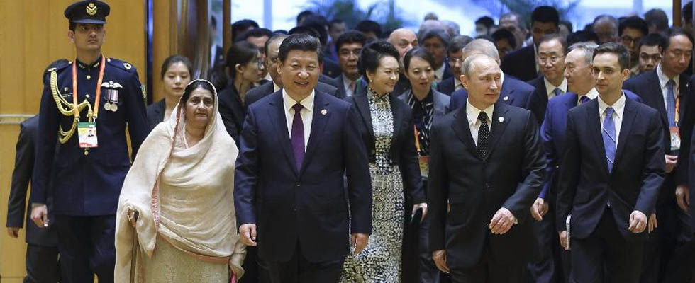 Си Цзиньпин устроил банкет в честь высоких гостей, прибывших в Шанхай для участия в 4-м саммите СВМДА