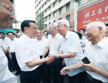 Премьер Госсовета Ли Кэцян призвал повышать уровень китайского производства