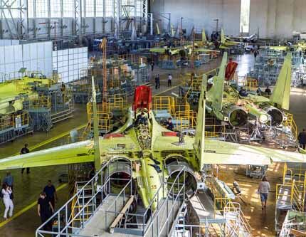 Компания Сухой в Комсомольске-на-Амуре пригласила журналистов посетить производственные линии истребителей Су-35
