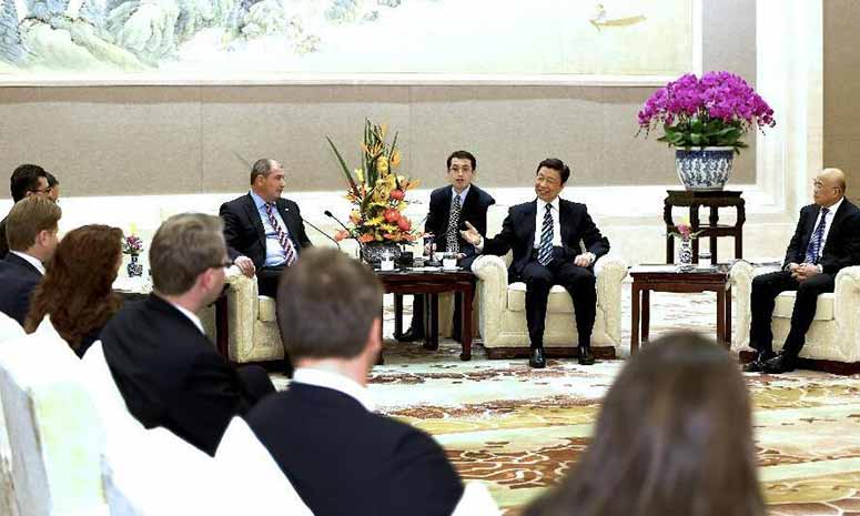 Ли Юаньчао встретился с участниками Форума молодых политиков Китая и Центральной и Восточной Европы
