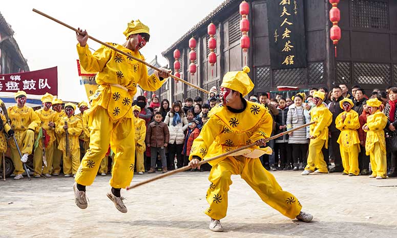Предновогодний парад в центральном Китае