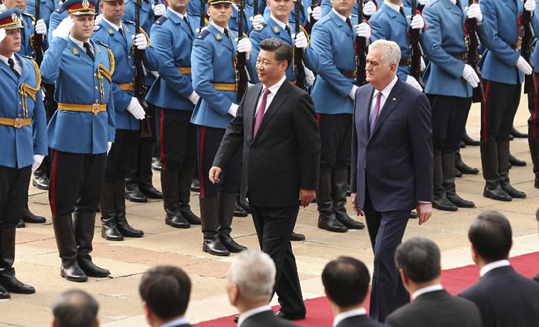 Си Цзиньпин присутствовал на церемонии приветствия, устроенной президентом Сербии