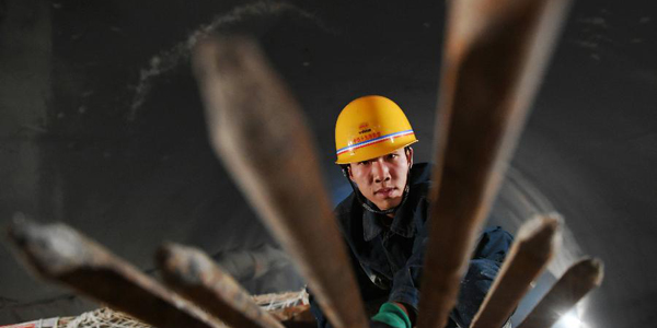 Завершается строительство тоннеля Хумалин на железной дороге Ланьчжоу -- Чунцин