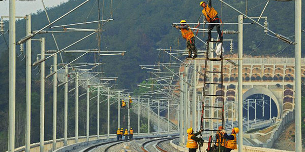 Работы по электрификации чжэцзянского участка высокоскоростной железной дороги Ханчжоу -- Хуаншань