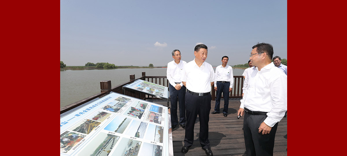 Си Цзиньпин проинспектировал экологический парк и металлургическое предприятие в пров. Аньхой