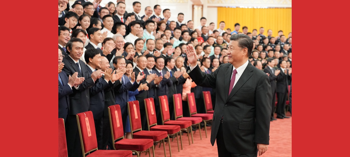 Си Цзиньпин поблагодарил участвовавших в подготовке к празднованию столетия основания КПК