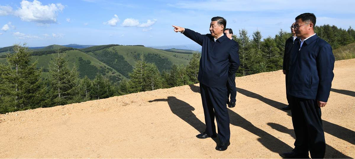 Си Цзиньпин провел инспекцию лесхоза в провинции Хэбэй на севере Китая