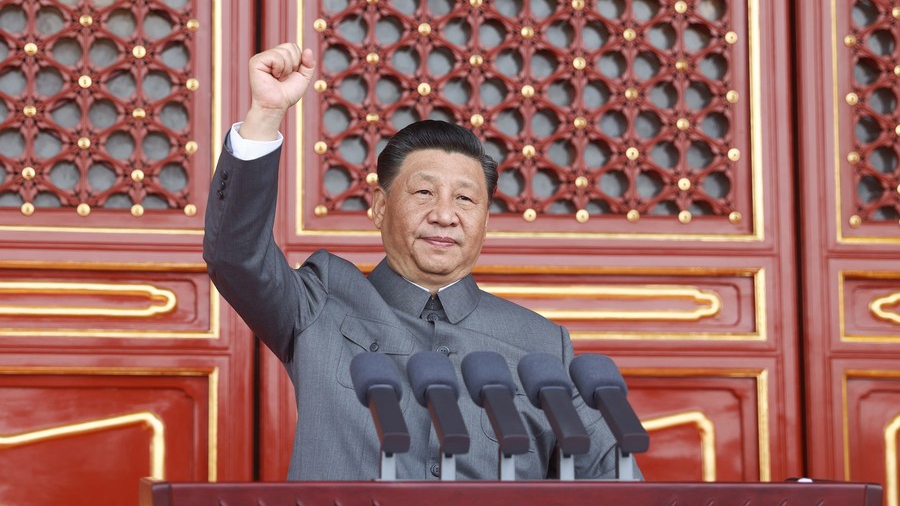 Си Цзиньпин -- человек, который ведет КПК в новом походе