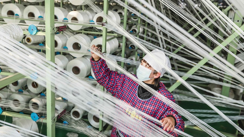 В сфере производства химических волокон в Китае зафиксирован рост прибыль в январе-ноябре 2021 года