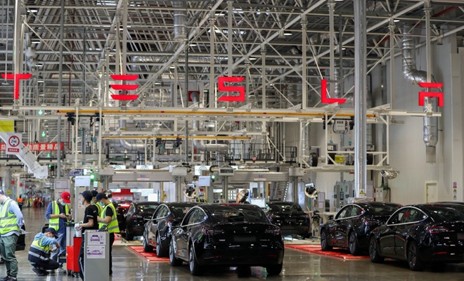 Производство на заводе Tesla в Шанхае набирает обороты