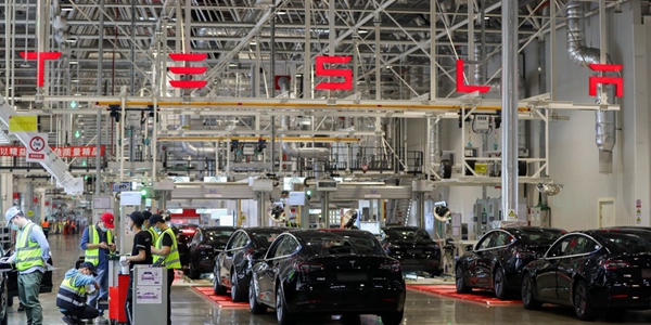 Шанхайская гигафабрика компании Tesla поставила в апреле более 75 тыс. автомобилей