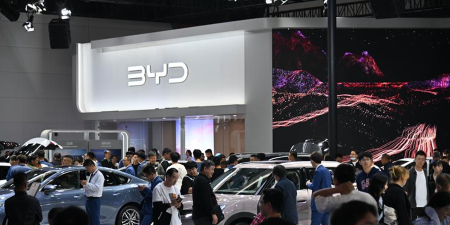 BYD представила гибридную технологию DM пятого поколения, позволяющую достичь совокупного запаса хода 2 100 км