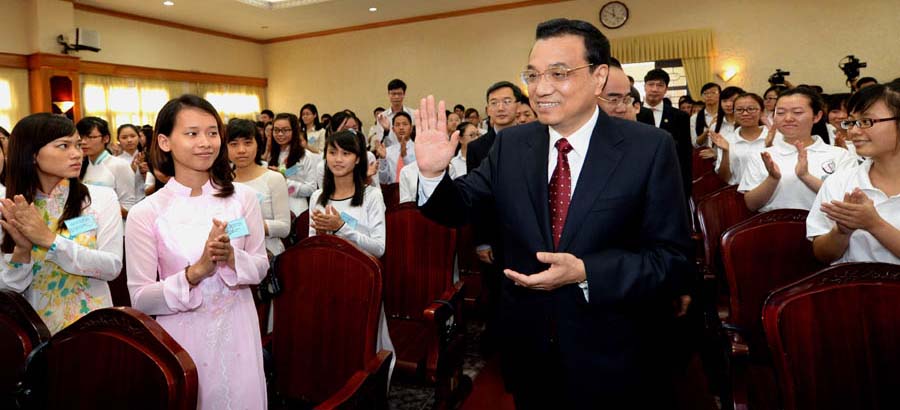 Ли Кэцян призвал молодежь Китая и Вьетнама продолжать дружбу между двумя странами