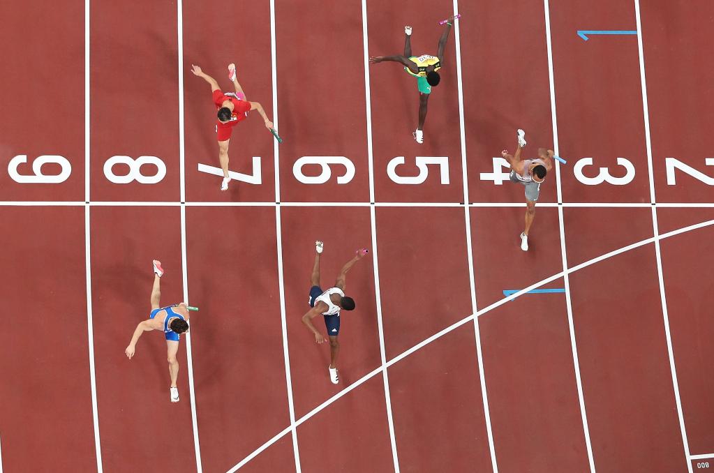Китайские бегуны заняли четвертое место в финале мужской эстафеты 4х100 м на Олимпийских играх в Токио