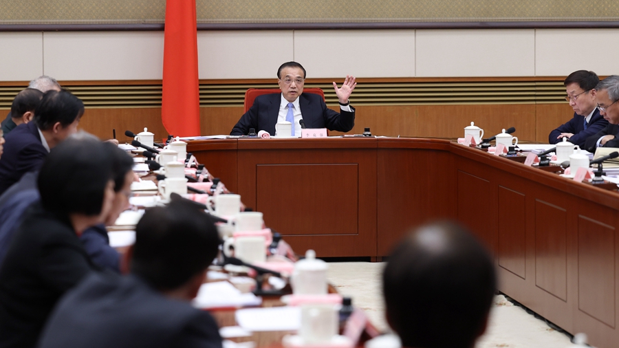 Ли Кэцян подчеркнул важность стабильности экономического развития